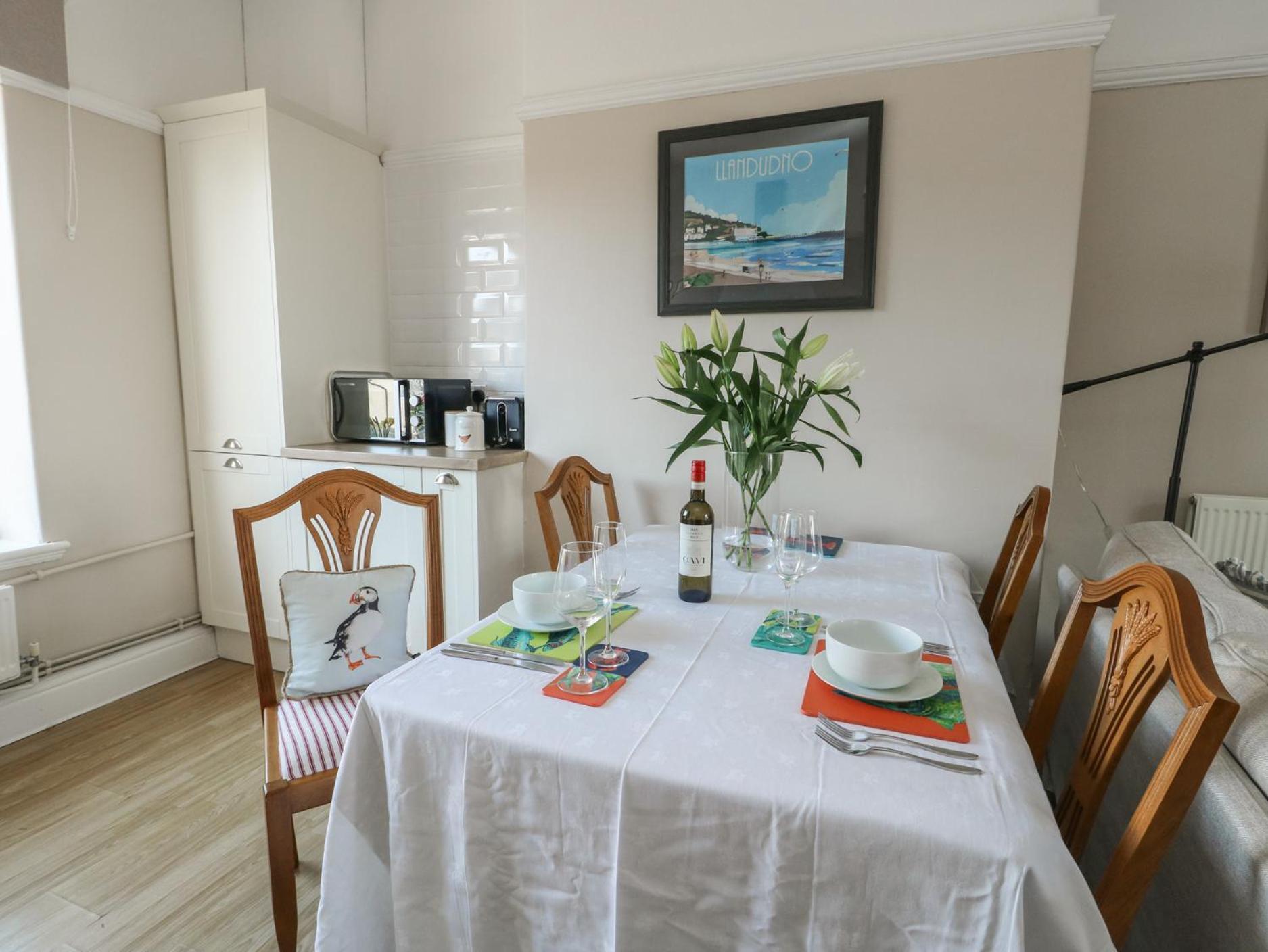 Rhos Retreat No 7 Apartment ภายนอก รูปภาพ